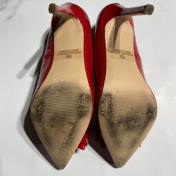 Olivia Ferguson Women Red Pump Heels - Picture 7 of 7